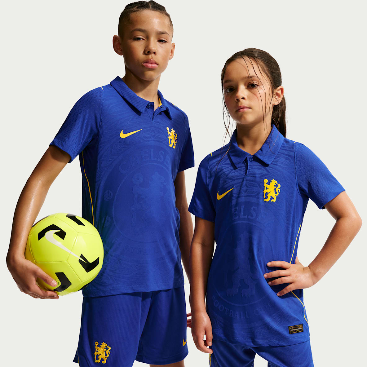 Chelsea F.C. Kits & Football Shirts 2026/27. Nike SI